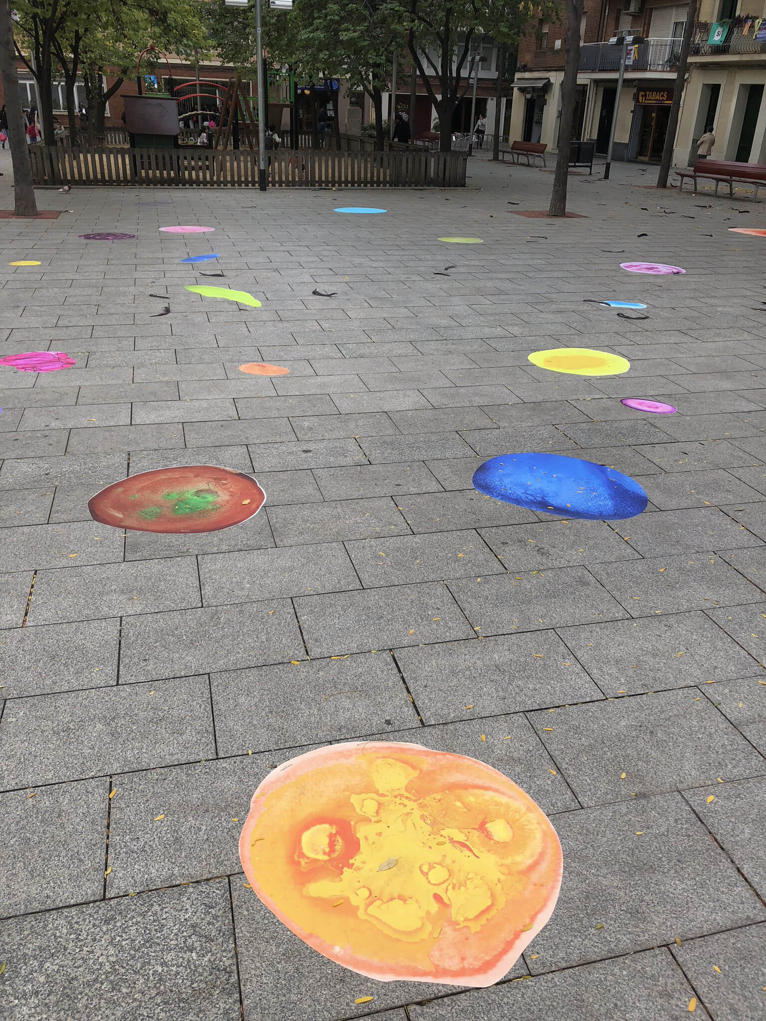 Bubbles de colores en las calles de Barcelona